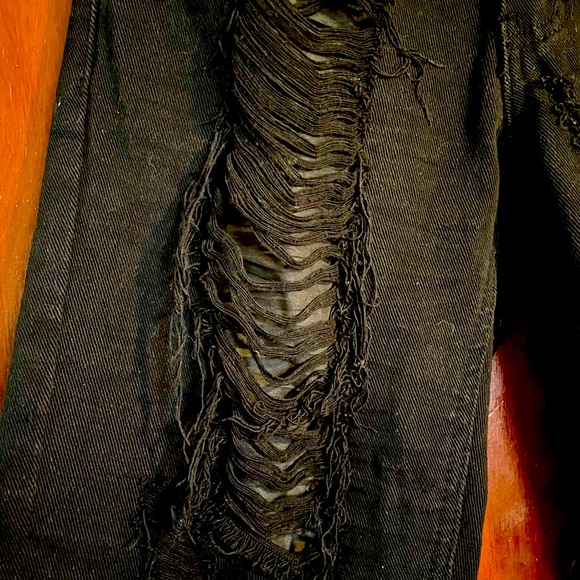 Men’s Track 23 Distressed Moto Shorts - Picture 3 of 7